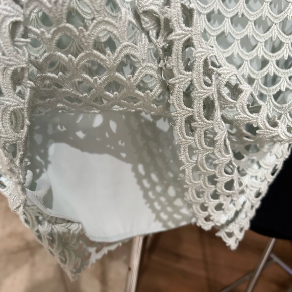 Ann Taylor Mint Green Scalloped Textured Lace Blouse Top Size Med - Picture 8 of 9